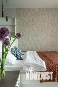 Студия квартира, посуточно, 42м2, 5/8 этаж