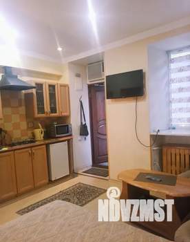 Студия квартира, посуточно, 17м2, 1/3 этаж