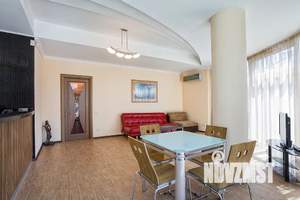 1-к квартира, посуточно, 64м2, 2/4 этаж