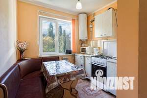 1-к квартира, посуточно, 38м2, 5/5 этаж