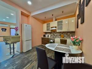 1-к квартира, посуточно, 50м2, 3/7 этаж