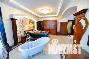 Студия квартира, посуточно, 84м2, 3/15 этаж