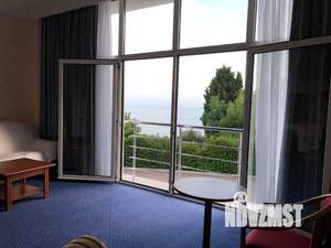 Студия квартира, посуточно, 56м2, 1/8 этаж