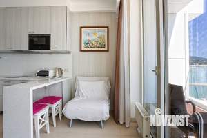 Студия квартира, посуточно, 40м2, 4/9 этаж