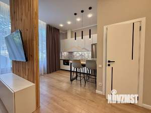 Студия квартира, посуточно, 43м2, 1/8 этаж
