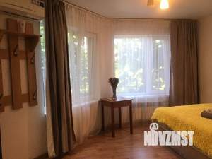 1-к квартира, посуточно, 32м2, 1/2 этаж