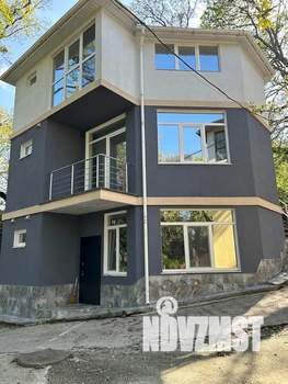 Студия квартира, посуточно, 42м2, 1/3 этаж