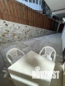 Студия квартира, посуточно, 38м2, 1/3 этаж