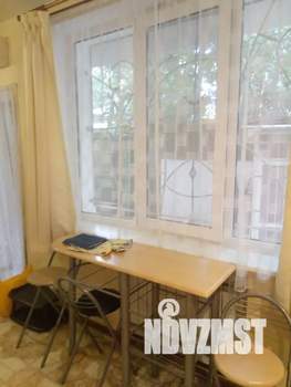 Студия квартира, посуточно, 25м2, 1/3 этаж