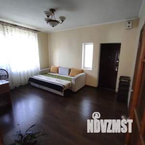 2-к квартира, посуточно, 50м2, 1/2 этаж
