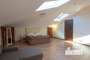 3-к квартира, посуточно, 242м2, 1/1 этаж