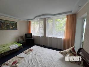 1-к квартира, посуточно, 40м2, 1/2 этаж