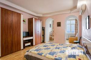 2-к квартира, посуточно, 60м2, 1/1 этаж