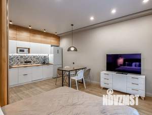 Студия квартира, посуточно, 42м2, 3/10 этаж