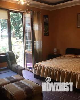 Студия квартира, посуточно, 42м2, 2/4 этаж