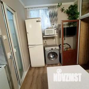 1-к квартира, посуточно, 40м2, 1/2 этаж
