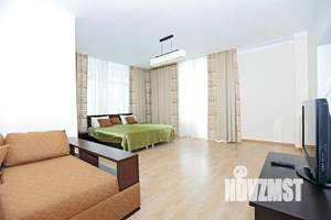 Студия квартира, посуточно, 65м2, 2/19 этаж