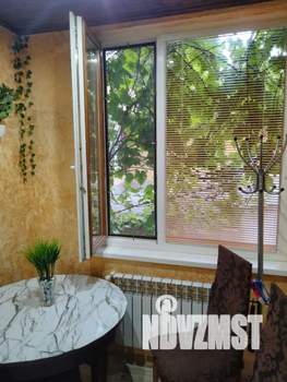 Студия квартира, посуточно, 30м2, 1/2 этаж