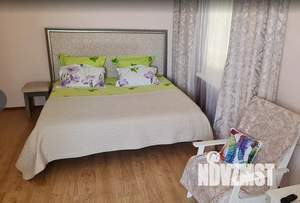 1-к квартира, посуточно, 49м2, 1/1 этаж