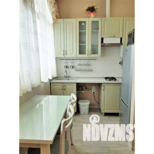 Студия квартира, посуточно, 29м2, 1/5 этаж