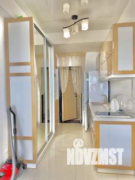 Студия квартира, посуточно, 30м2, 3/6 этаж