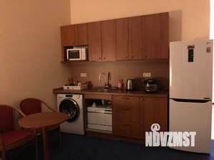 Студия квартира, посуточно, 56м2, 1/8 этаж