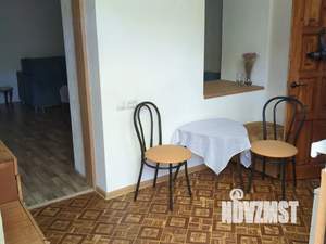 1-к квартира, посуточно, 40м2, 1/2 этаж