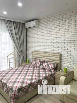 Студия квартира, посуточно, 40м2, 4/7 этаж