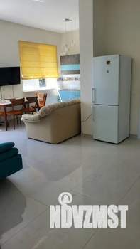 Студия квартира, посуточно, 40м2, 1/2 этаж