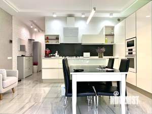 4-к квартира, вторичка, 148м2, 2/2 этаж