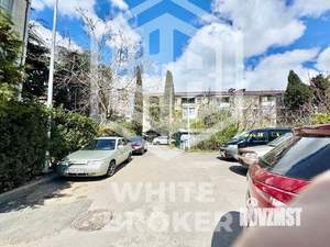 2-к квартира, вторичка, 62м2, 1/9 этаж