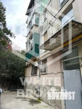 2-к квартира, вторичка, 44м2, 1/4 этаж