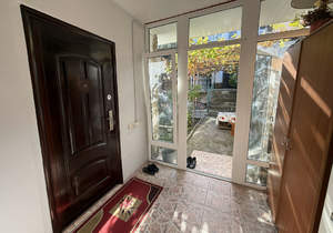 3-к квартира, вторичка, 74м2, 1/2 этаж