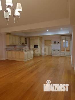 3-к квартира, вторичка, 132м2, 1/8 этаж