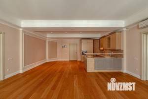 3-к квартира, вторичка, 133м2, 2/8 этаж