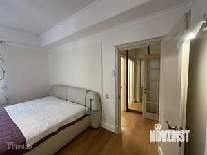 3-к квартира, вторичка, 132м2, 1/8 этаж