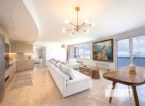 3-к квартира, вторичка, 103м2, 7/9 этаж