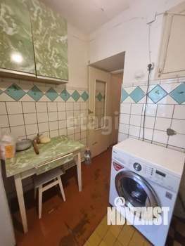 2-к квартира, вторичка, 42м2, 1/4 этаж