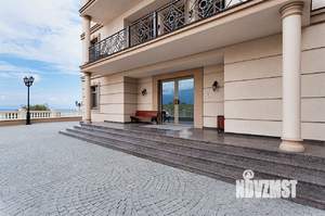 3-к квартира, вторичка, 133м2, 2/8 этаж