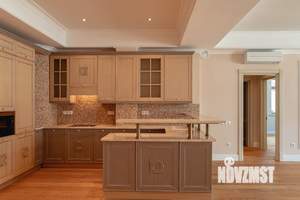 3-к квартира, вторичка, 133м2, 2/8 этаж