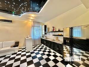 2-к квартира, вторичка, 84м2, 2/2 этаж