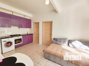 2-к квартира, вторичка, 42м2, 1/4 этаж