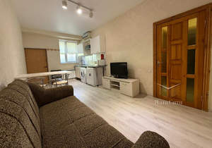 2-к квартира, вторичка, 74м2, 1/1 этаж