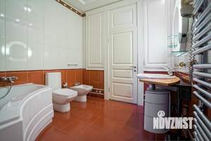 4-к квартира, вторичка, 221м2, 4/4 этаж