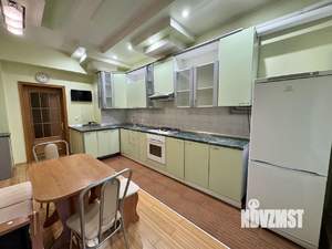 4-к квартира, вторичка, 136м2, 1/7 этаж