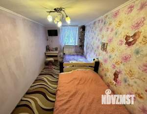 2-к квартира, вторичка, 37м2, 1/4 этаж