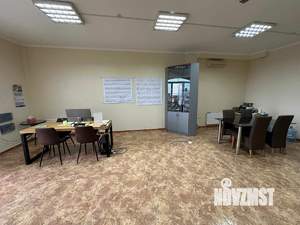 2-к квартира, вторичка, 63м2, 1/6 этаж