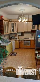 4-к квартира, вторичка, 130м2, 3/3 этаж