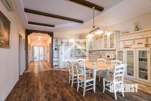 3-к квартира, вторичка, 146м2, 3/8 этаж