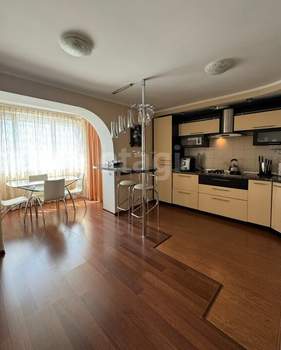 3-к квартира, вторичка, 89м2, 8/9 этаж